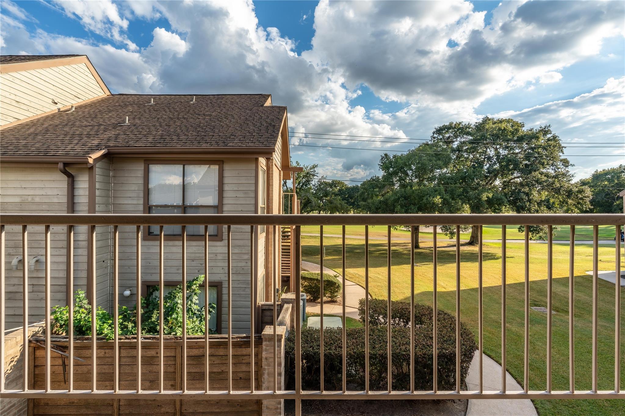 8411 Sands Point Drive # 18, Houston Unit: 18