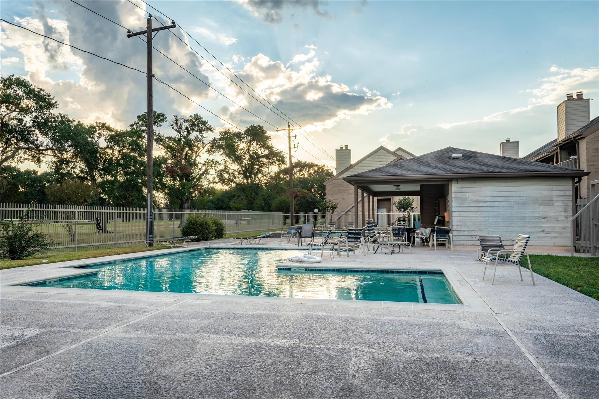 8411 Sands Point Drive # 18, Houston Unit: 18