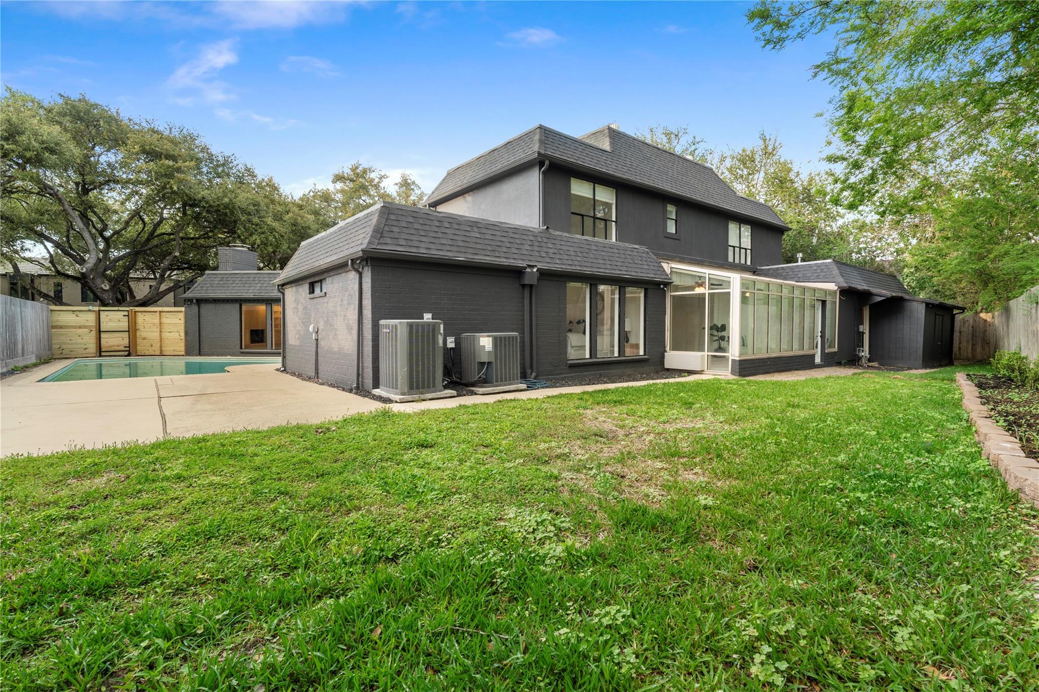 10911 Riverview Drive