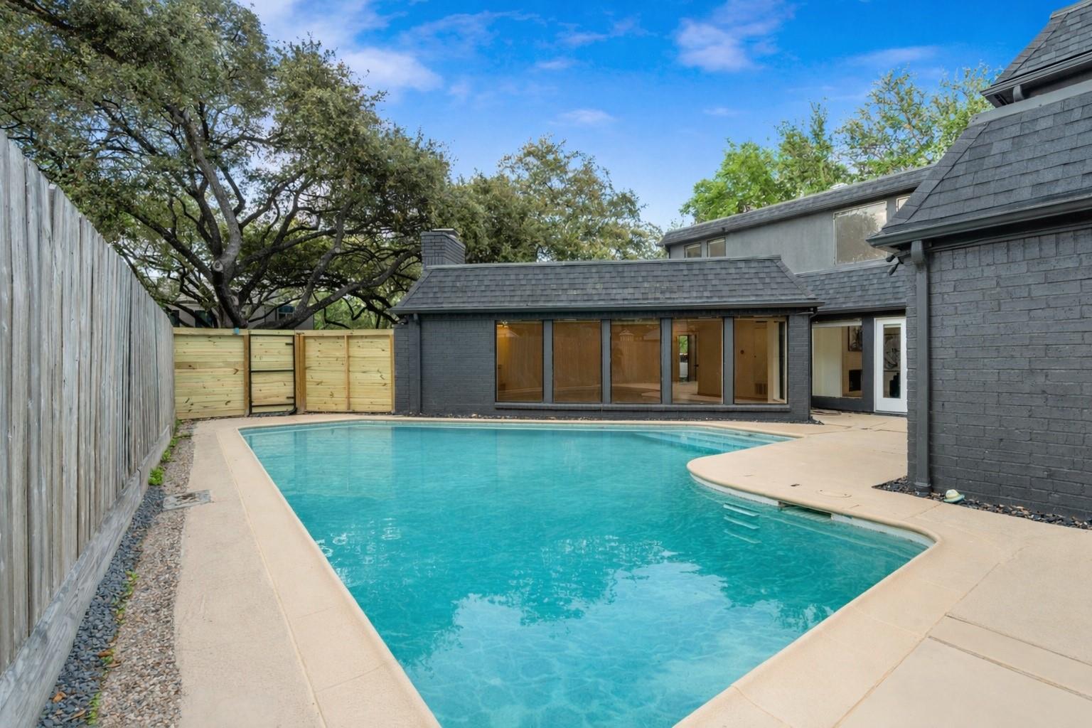 10911 Riverview Drive