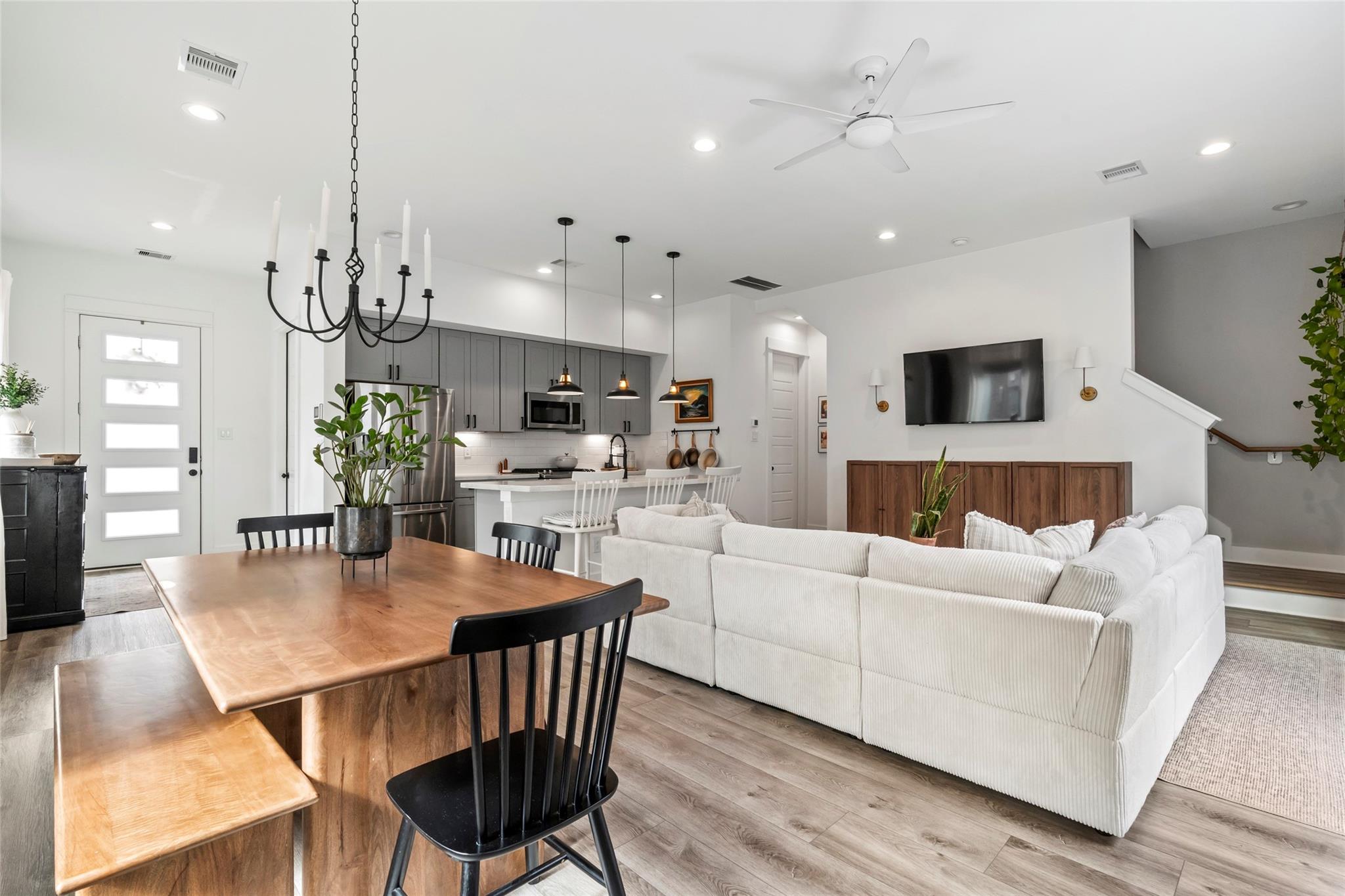 5202 Pinemont Creek Lane