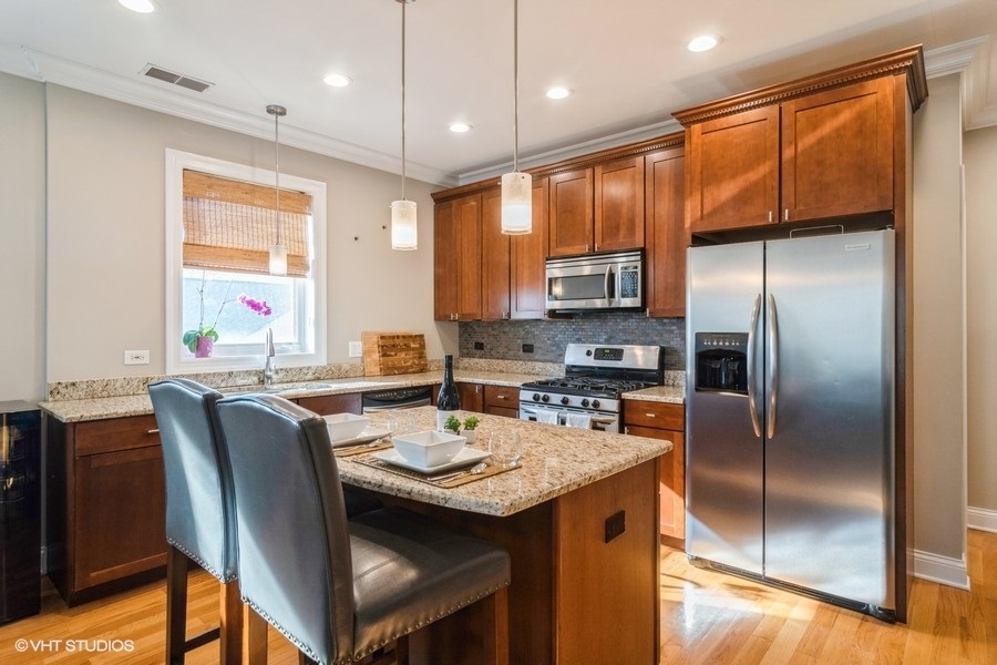 6014 N Wolcott Avenue Unit: 2S