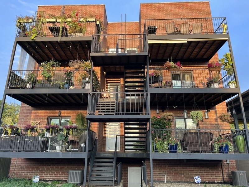 6014 N Wolcott Avenue Unit: 2S