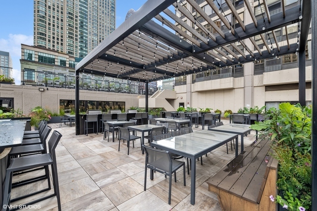 30 E Huron Street Unit: 5301