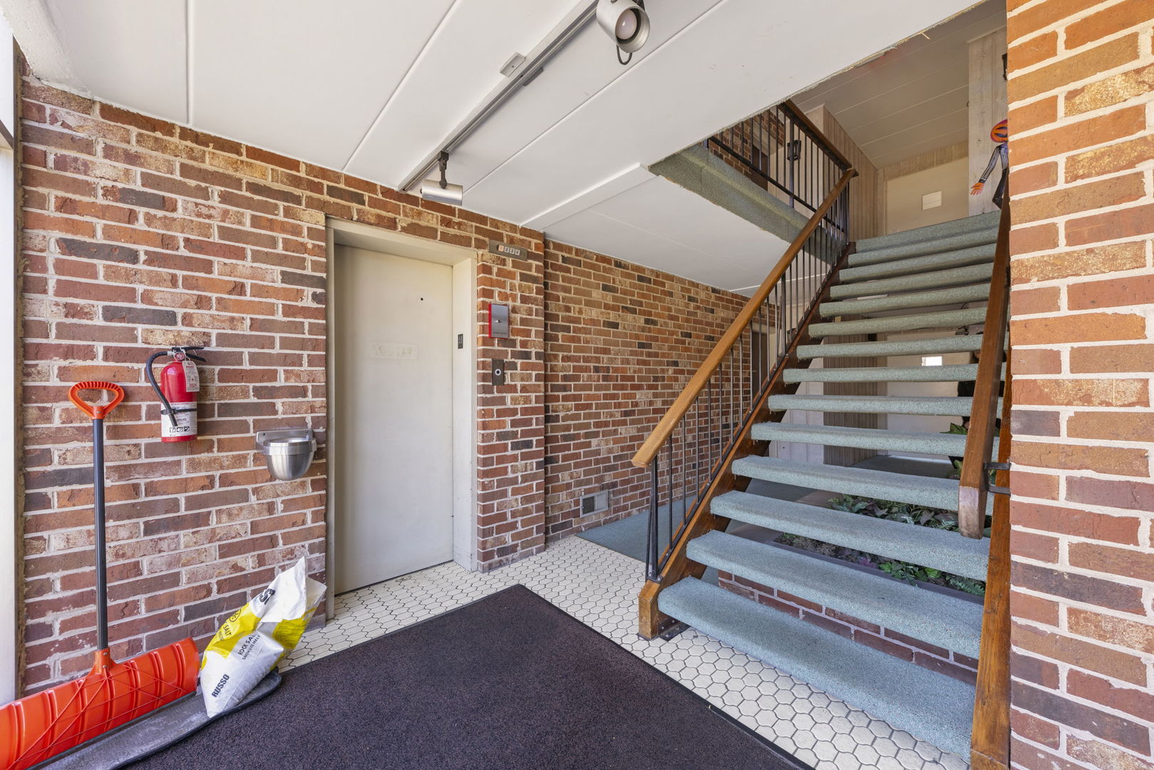 11012 S Kilpatrick Avenue Unit: 2SE