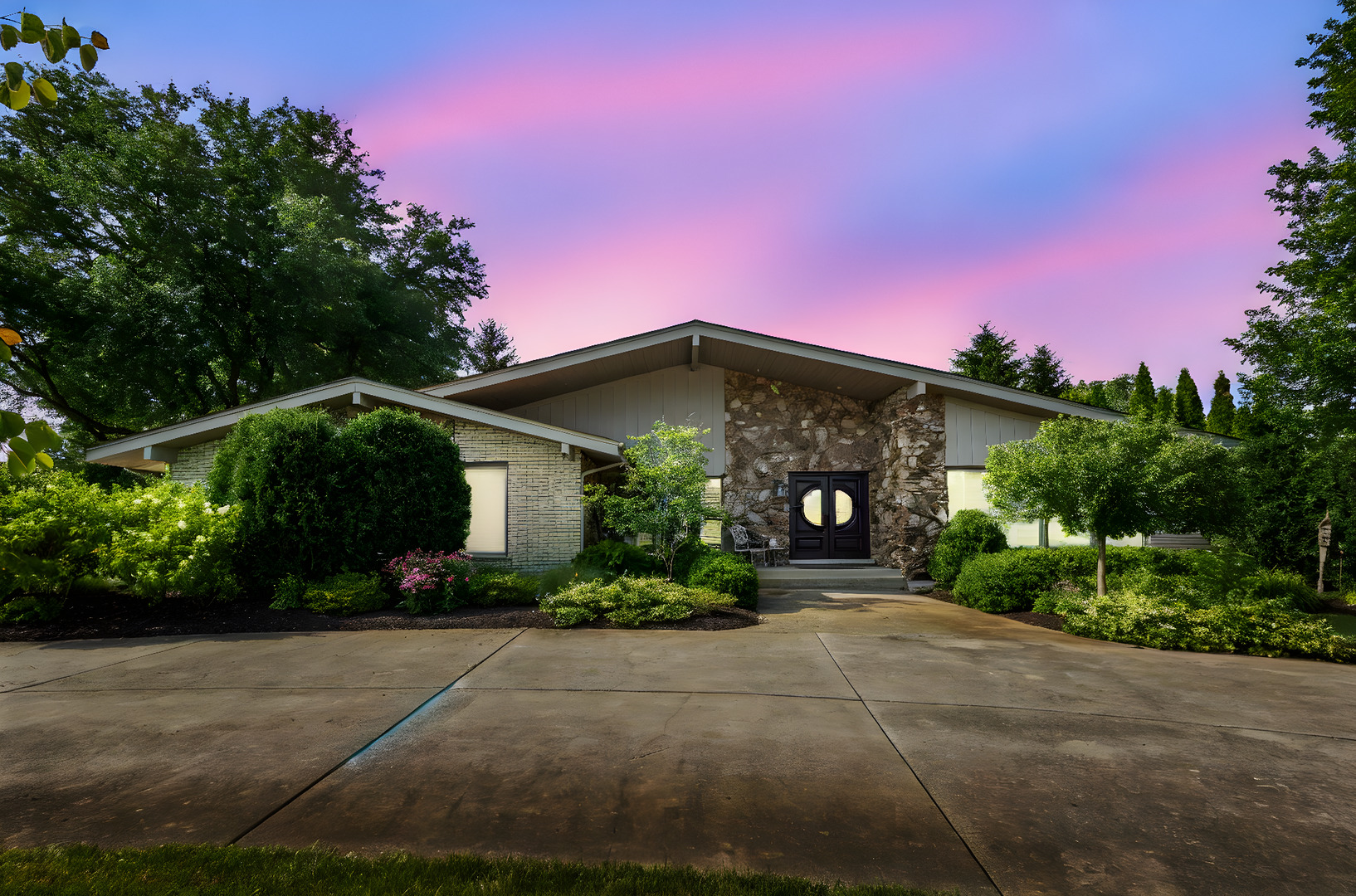 8340 W 145th Place