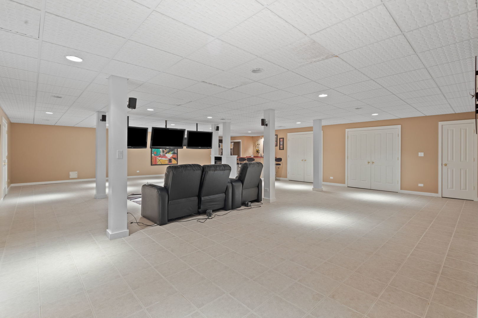 8340 W 145th Place