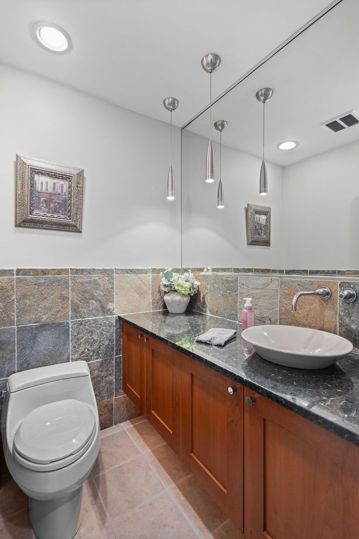 8340 W 145th Place