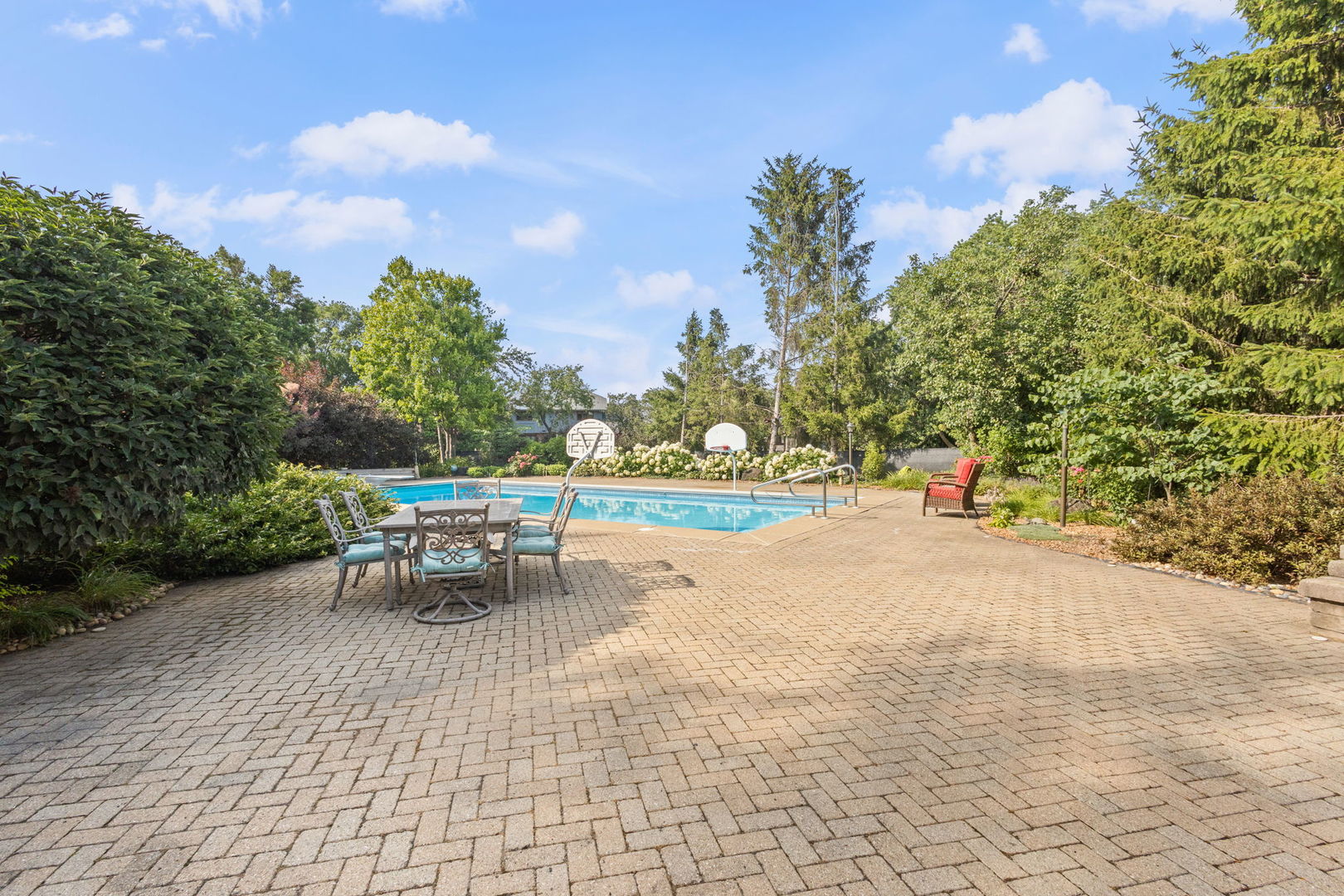 8340 W 145th Place
