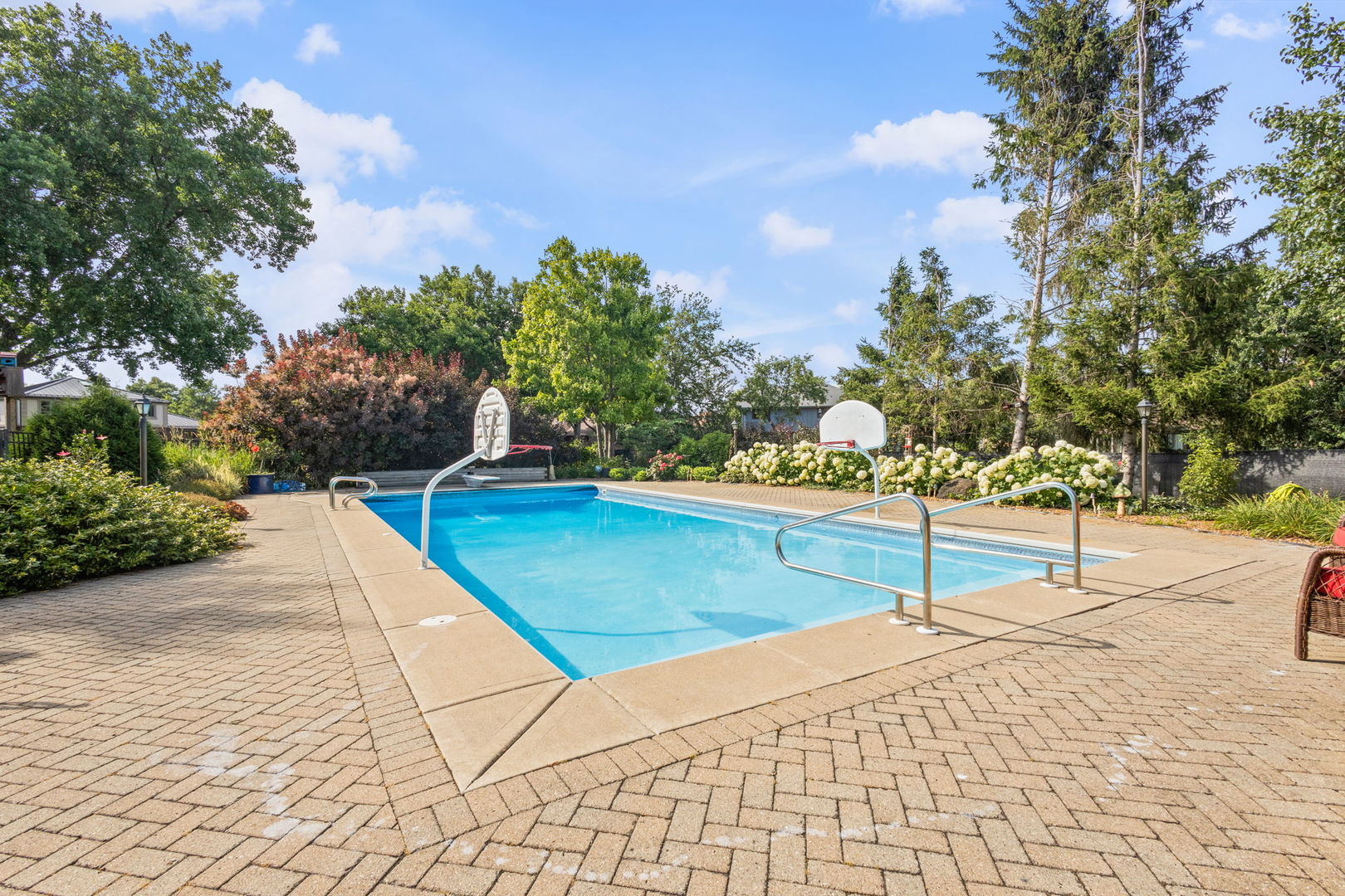 8340 W 145th Place