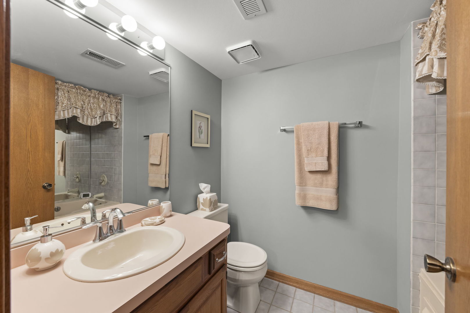 17968 Royal Oak Court Unit: 3N