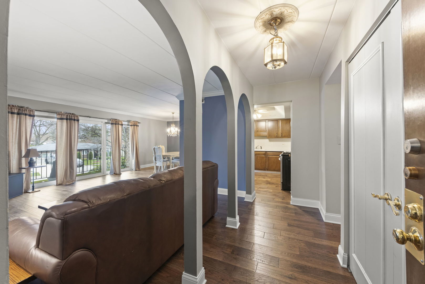 8704 Mobile Avenue Unit: 2C