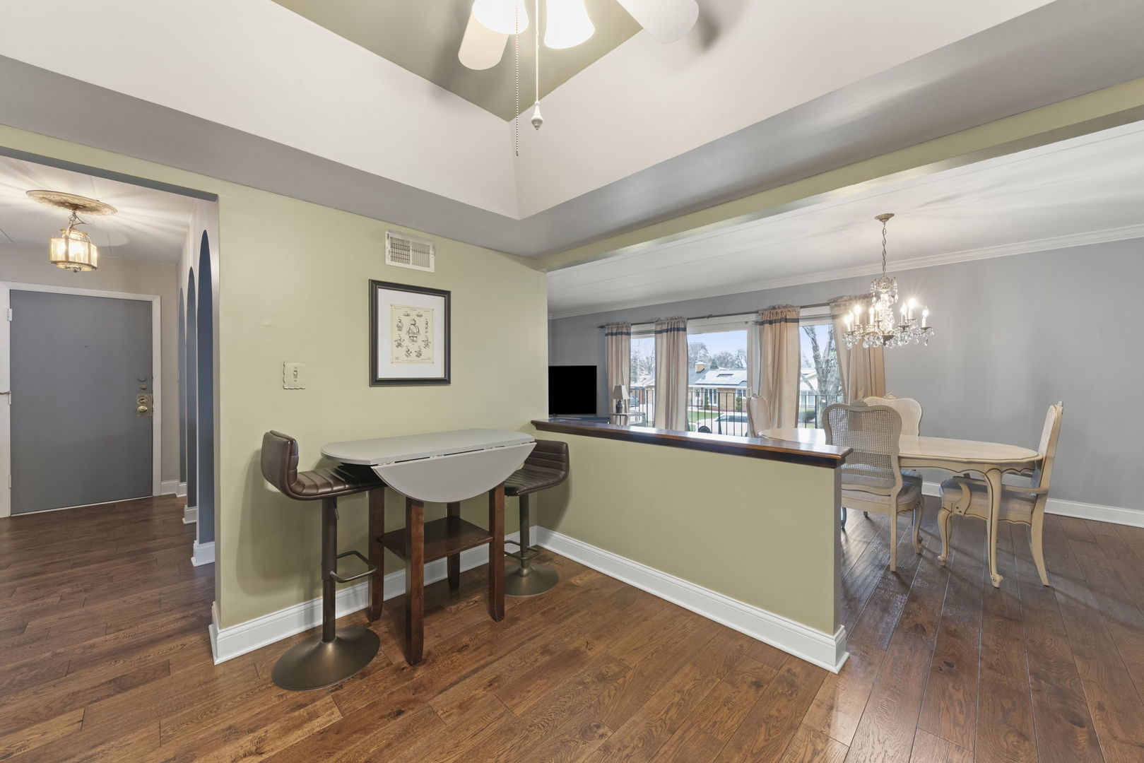 8704 Mobile Avenue Unit: 2C