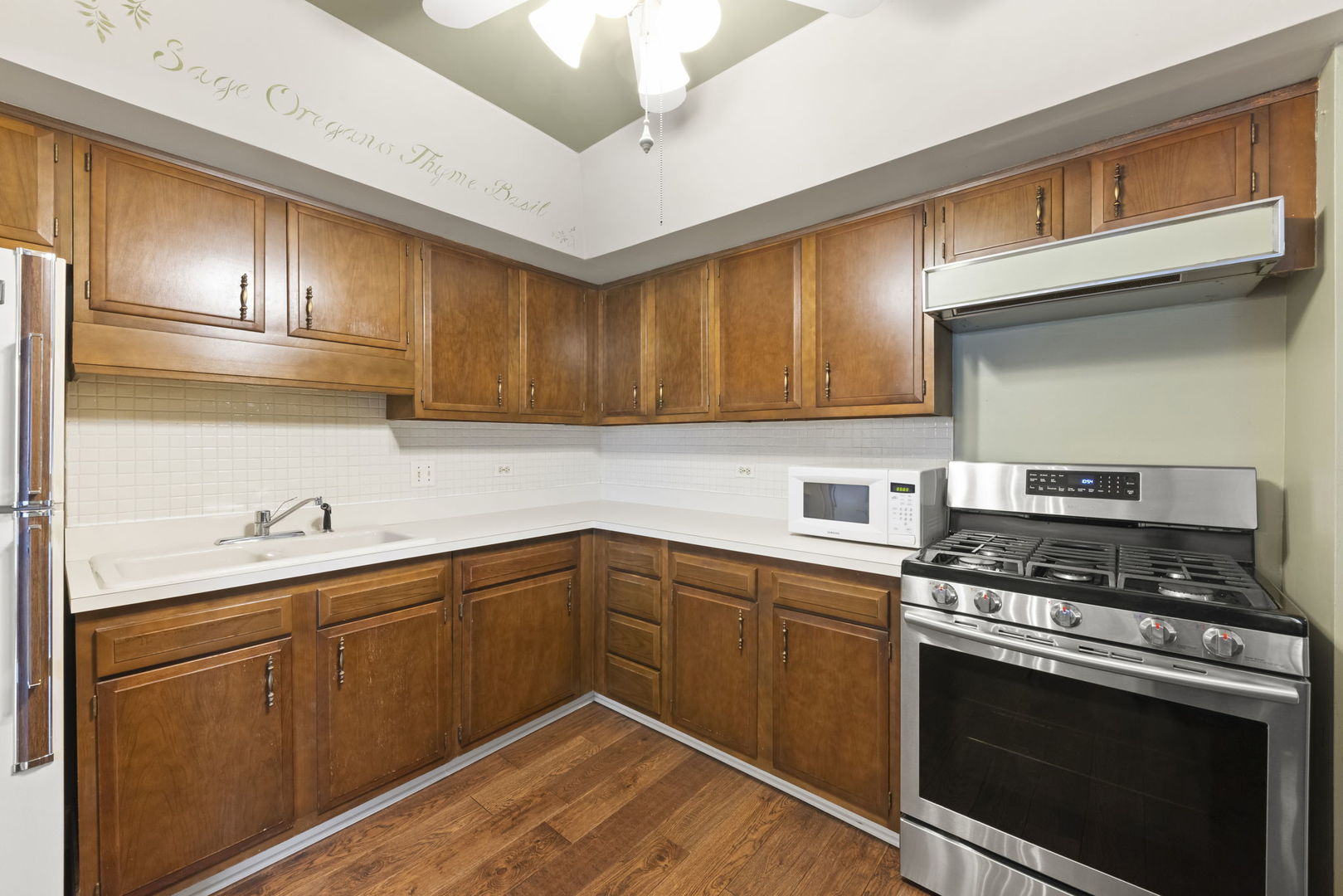 8704 Mobile Avenue Unit: 2C