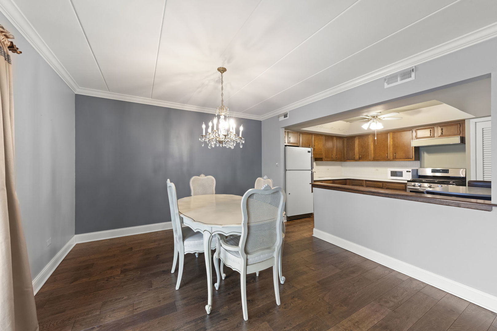 8704 Mobile Avenue Unit: 2C