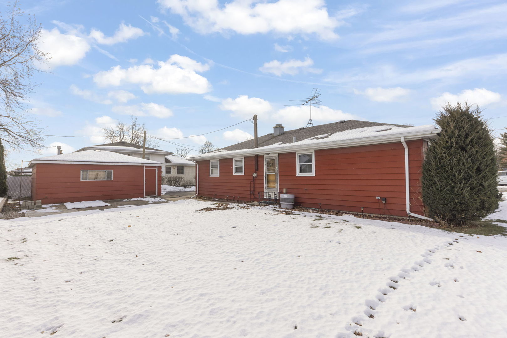 10901 S Nagle Avenue