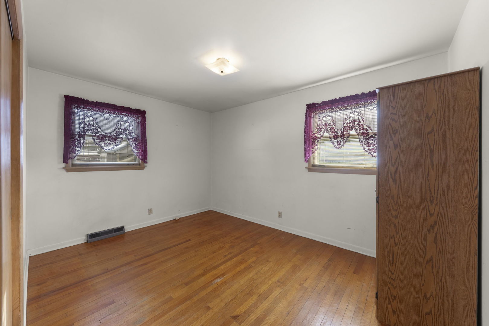 10901 S Nagle Avenue