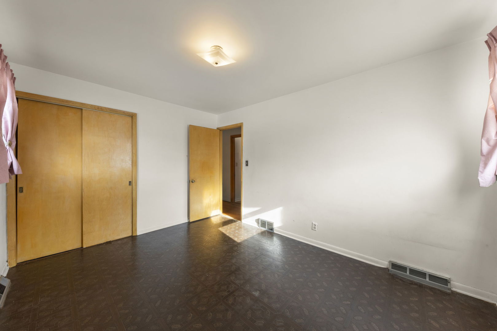 10901 S Nagle Avenue