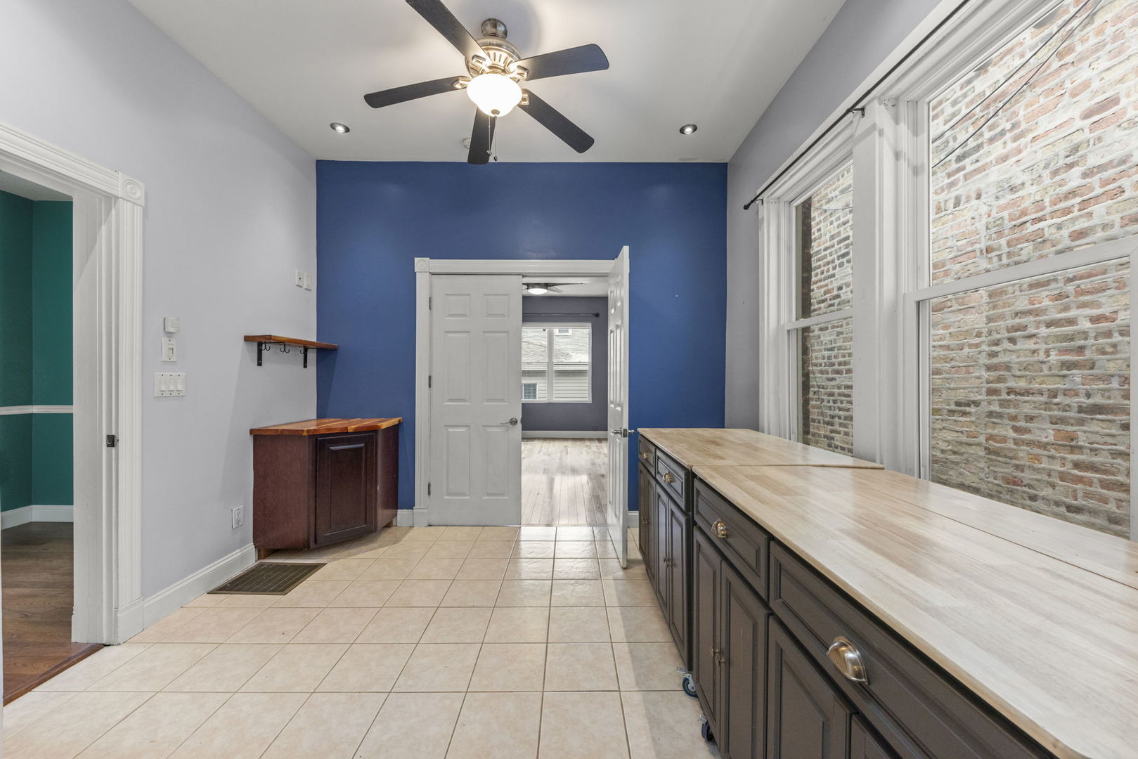 2933 S Throop Street