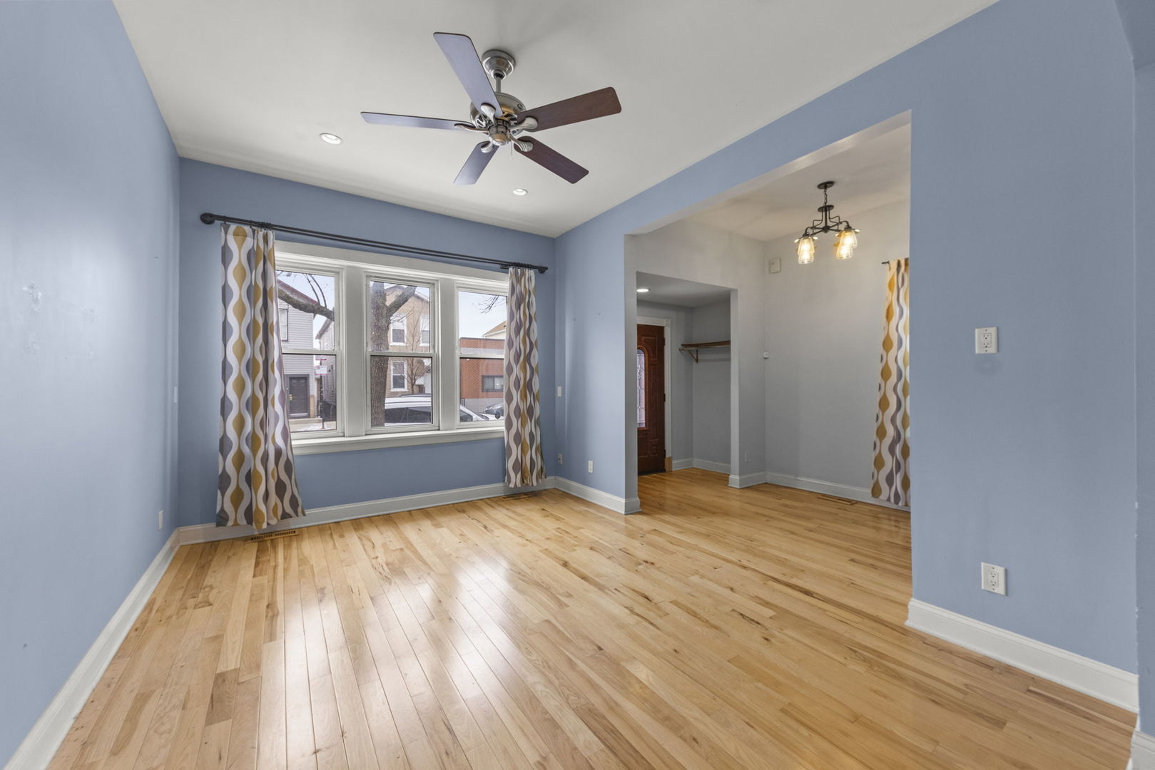 2933 S Throop Street