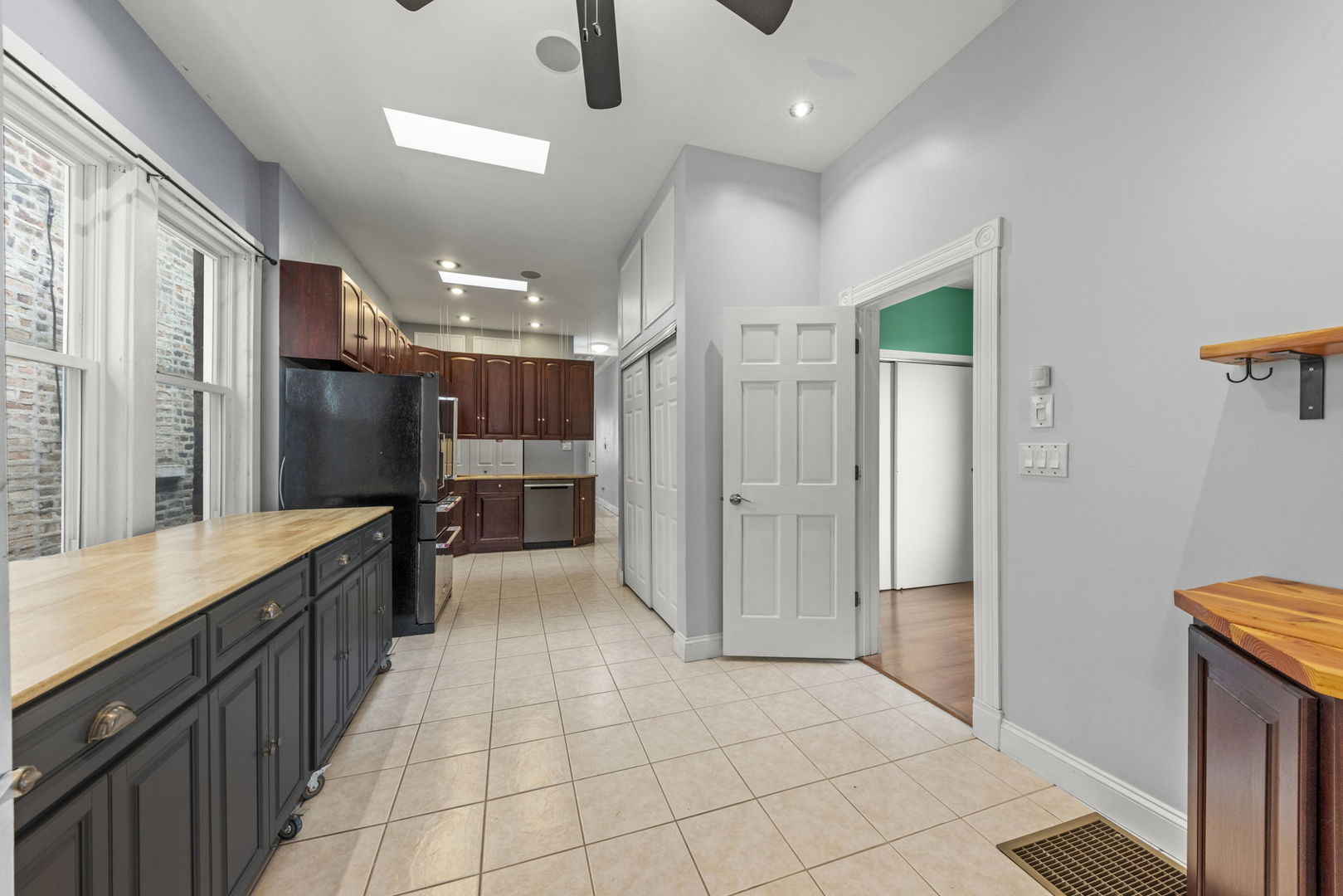 2933 S Throop Street