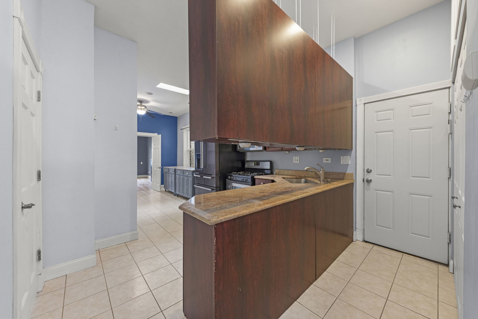 2933 S Throop Street