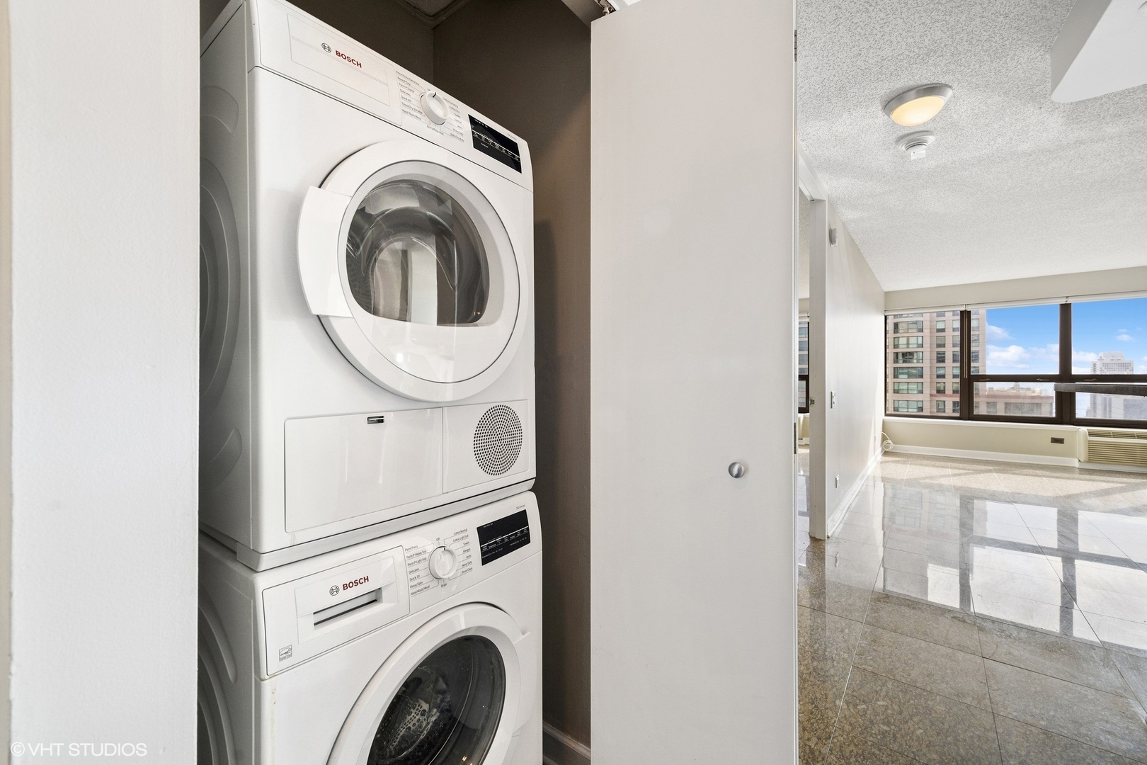 30 E Huron Street Unit: 5301