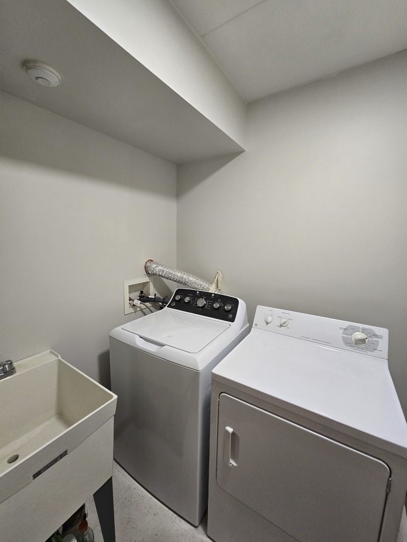 13950 Lavergne Avenue Unit: 907