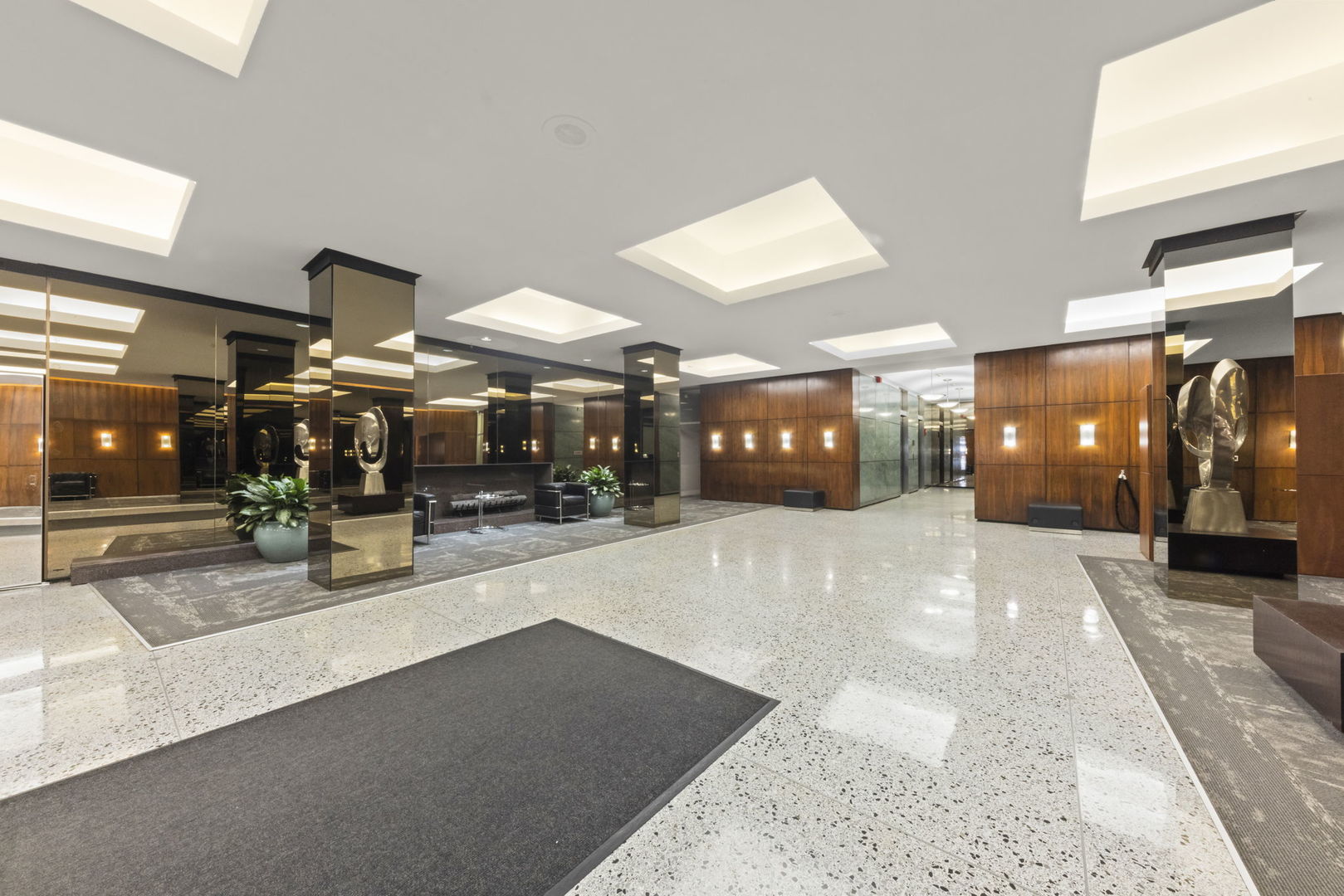 535 N Michigan Avenue Unit: 1506