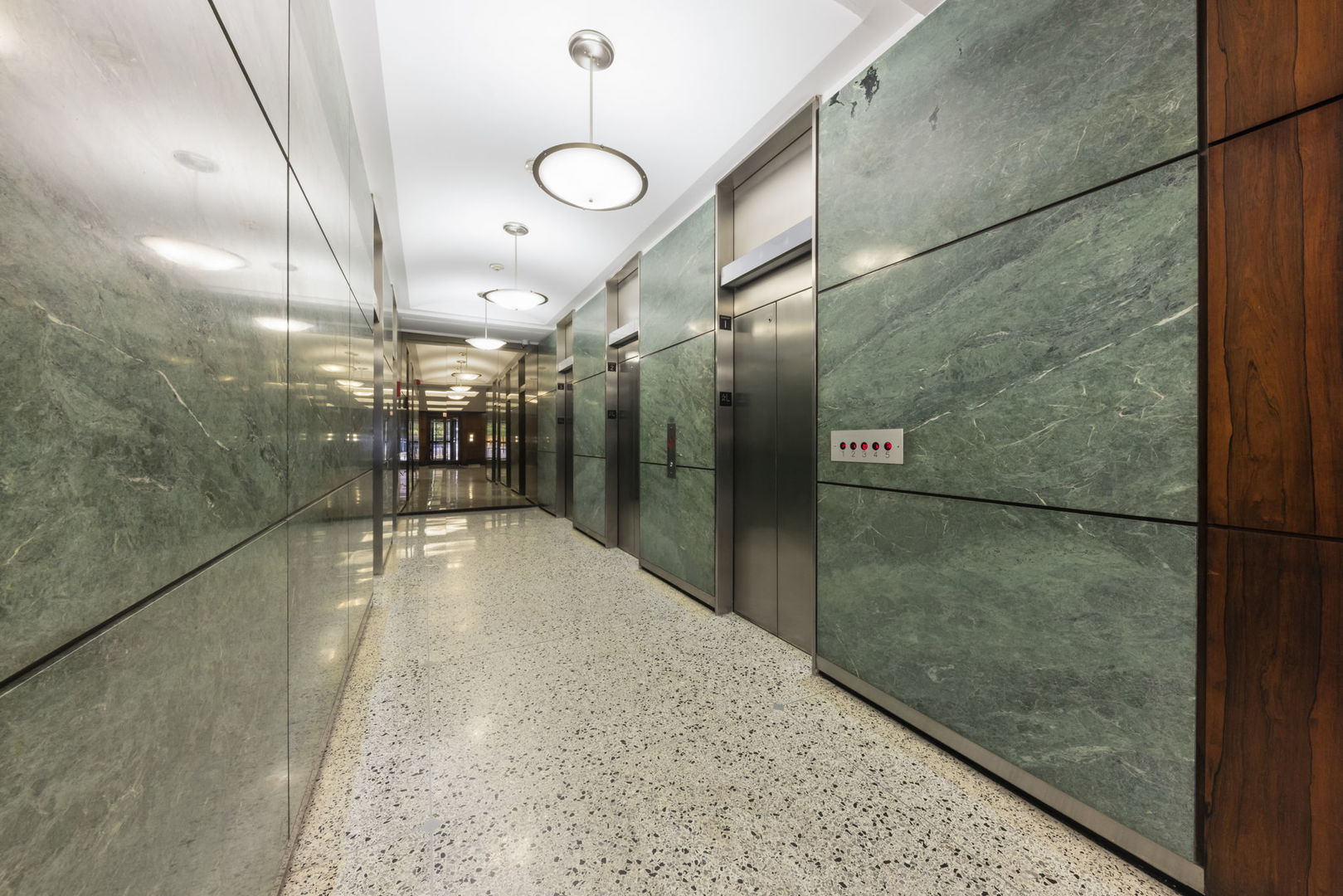 535 N Michigan Avenue Unit: 1506