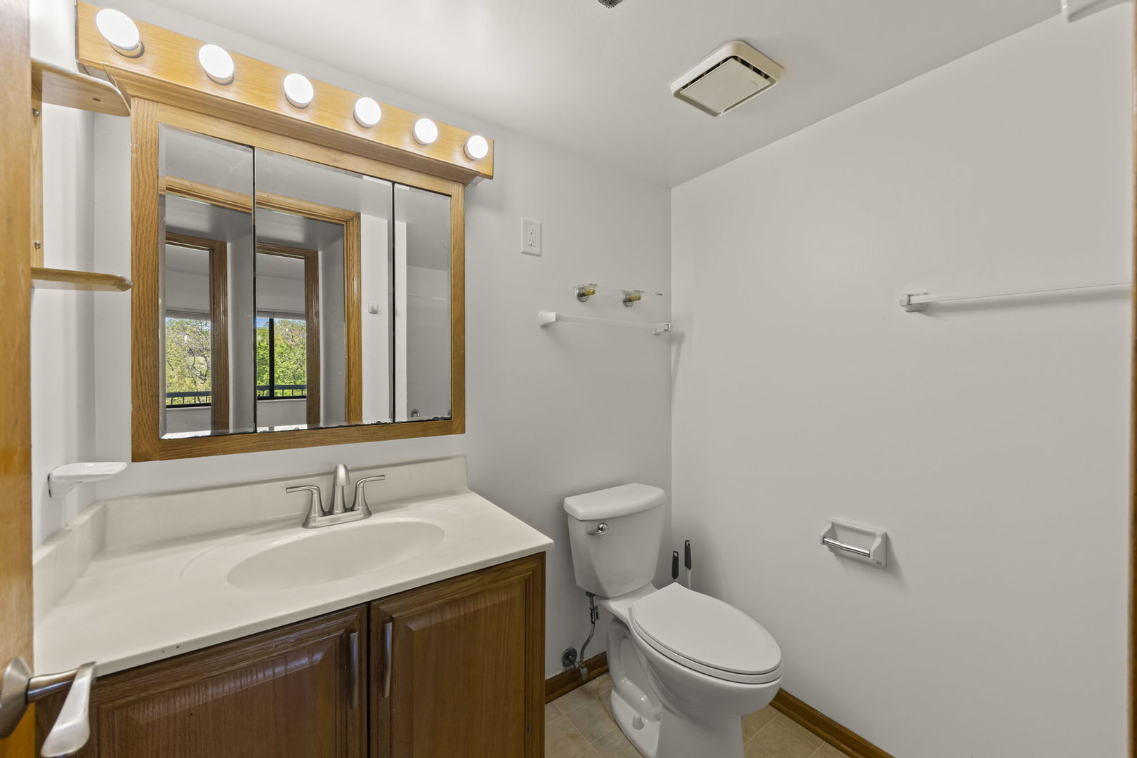 6010 Lake Bluff Drive Unit: 301