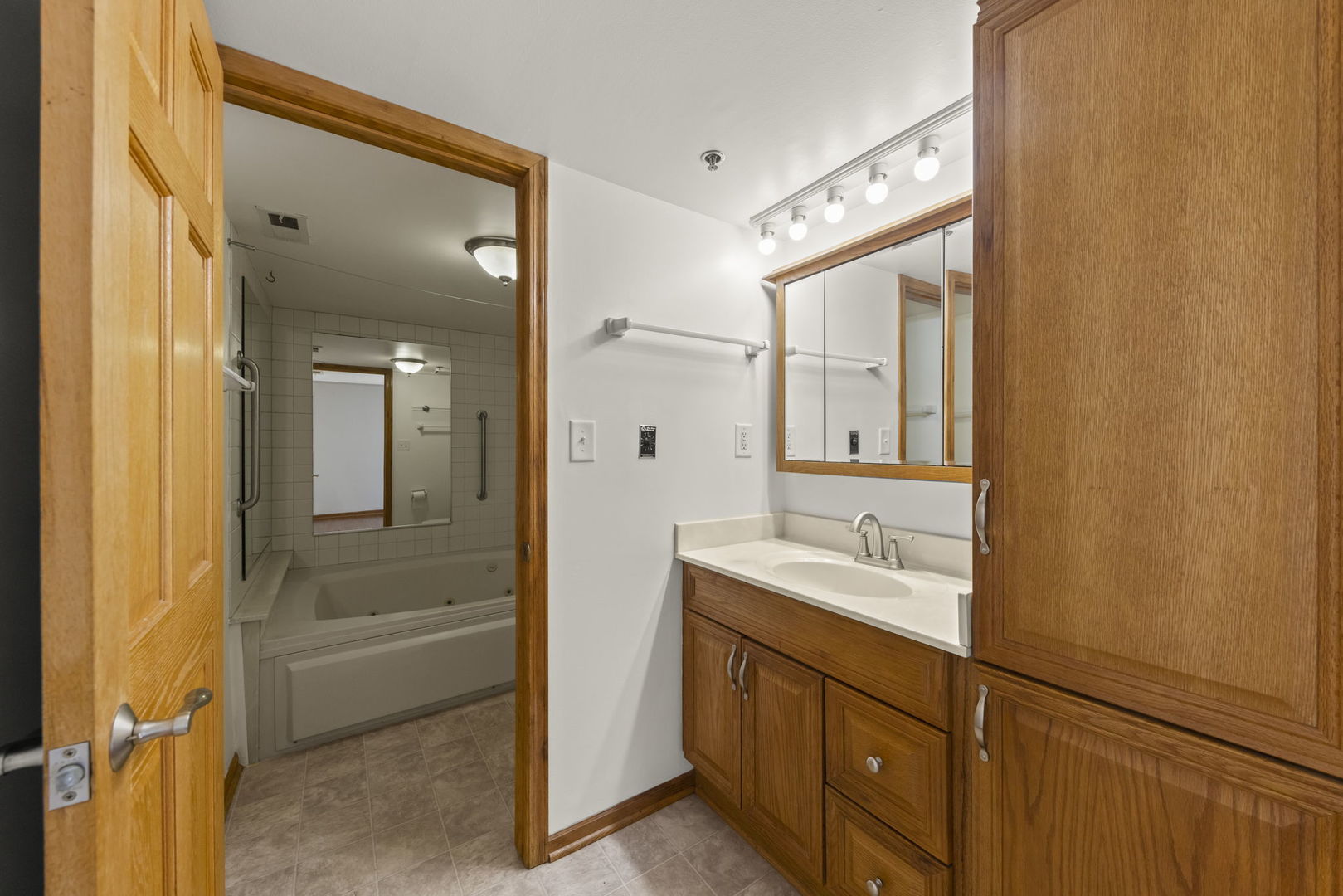 6010 Lake Bluff Drive Unit: 301