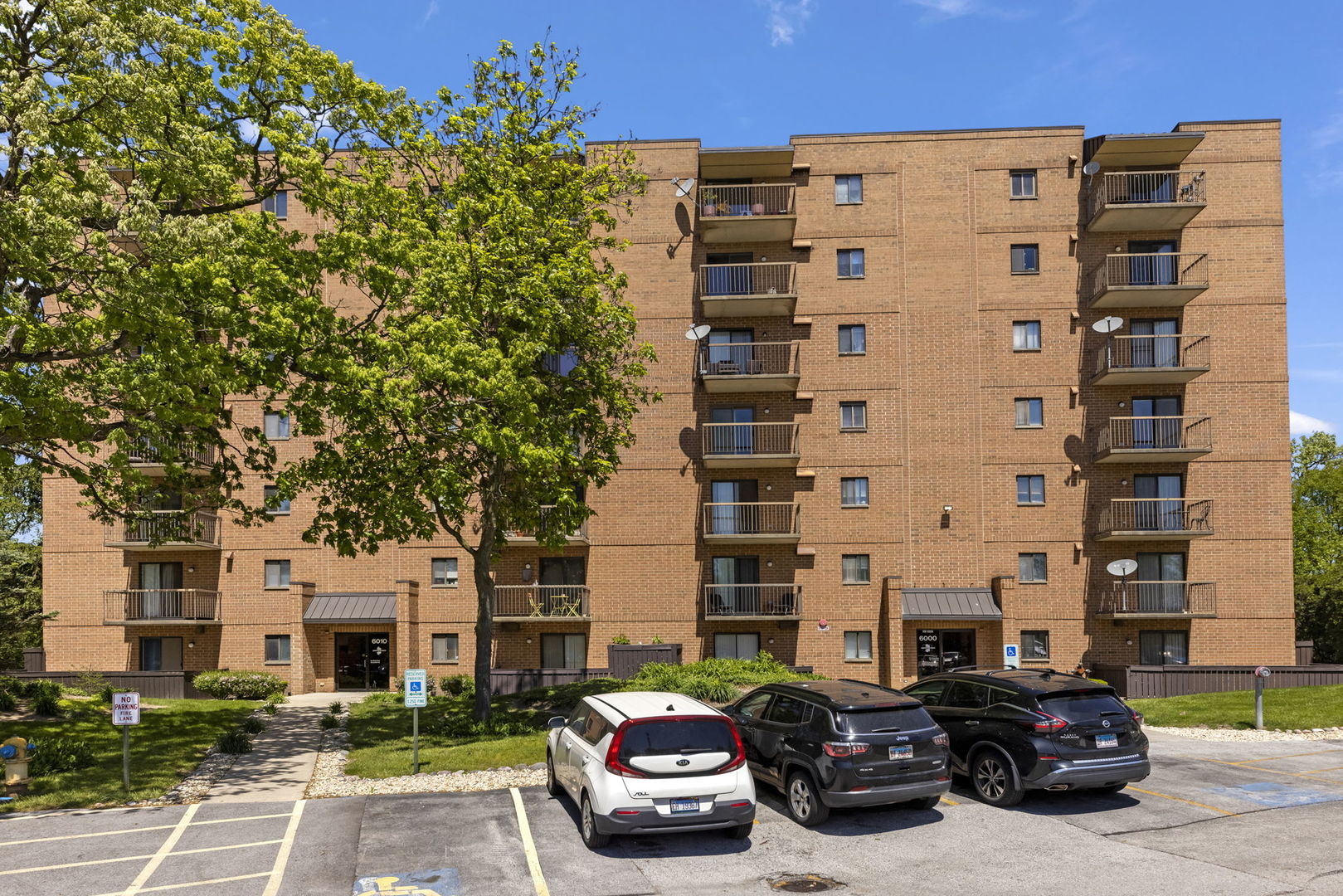 6010 Lake Bluff Drive Unit: 301
