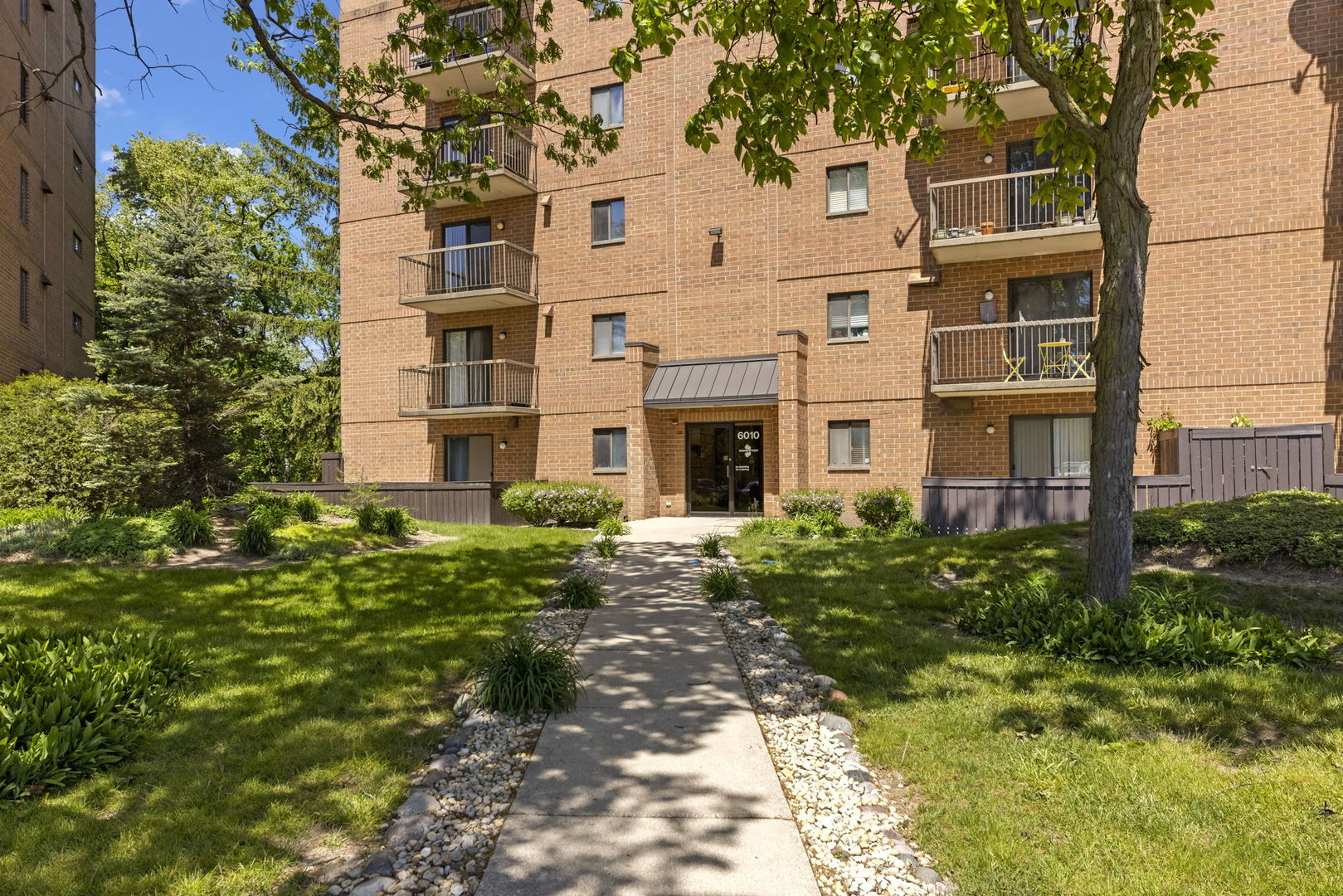 6010 Lake Bluff Drive Unit: 301