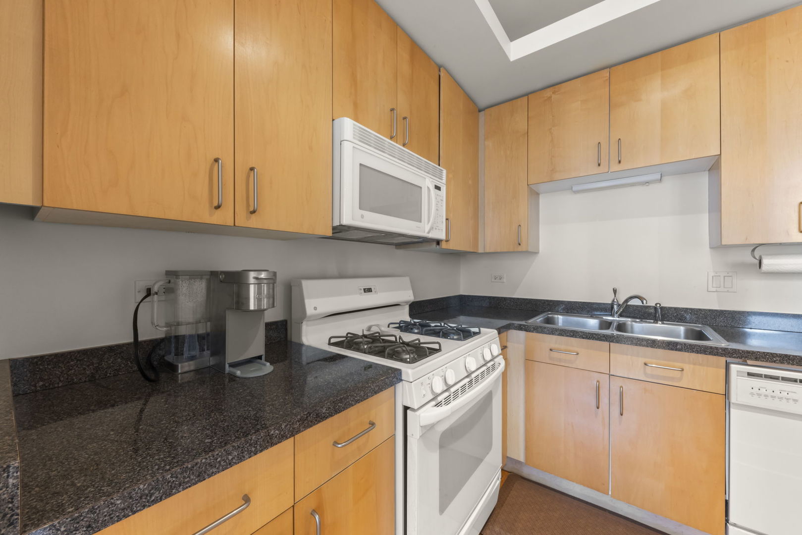 212 W Washington Avenue Unit: 1508