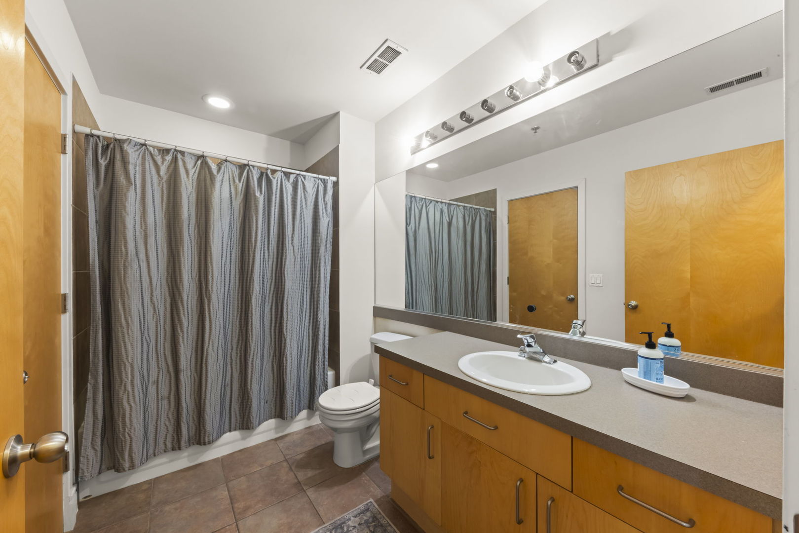 212 W Washington Avenue Unit: 1508