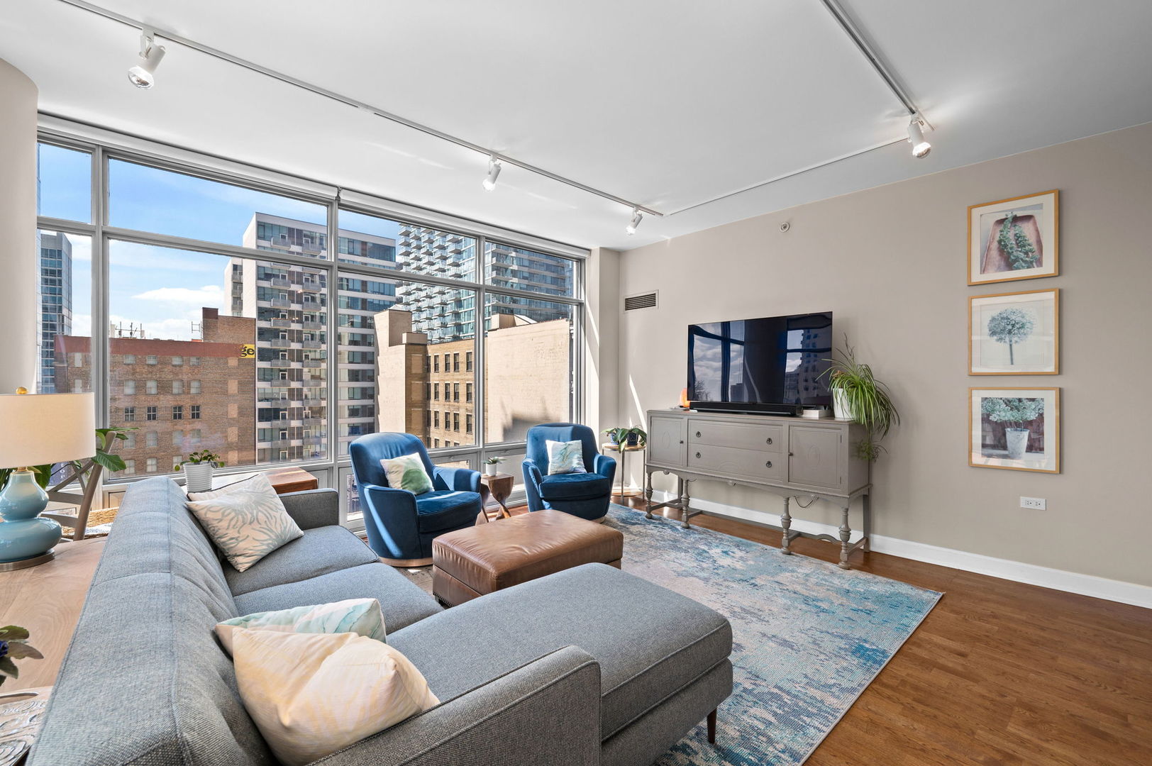 100 E 14TH Street Unit: 706