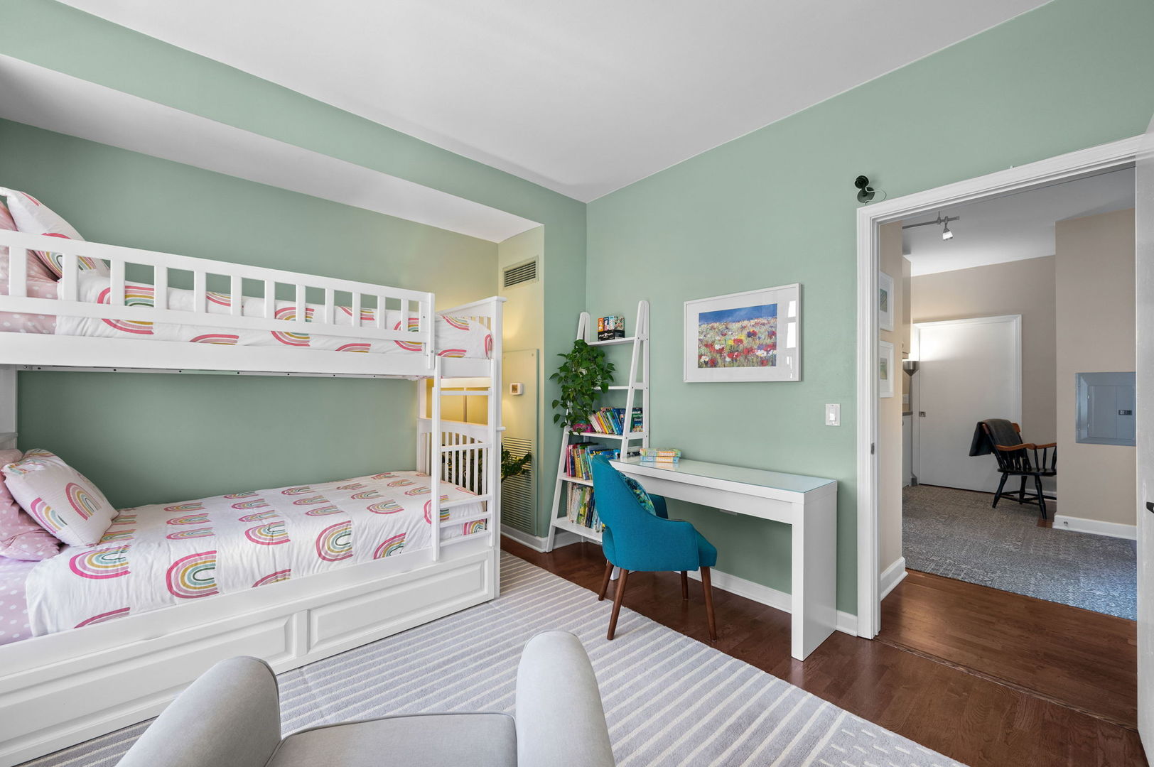 100 E 14TH Street Unit: 706