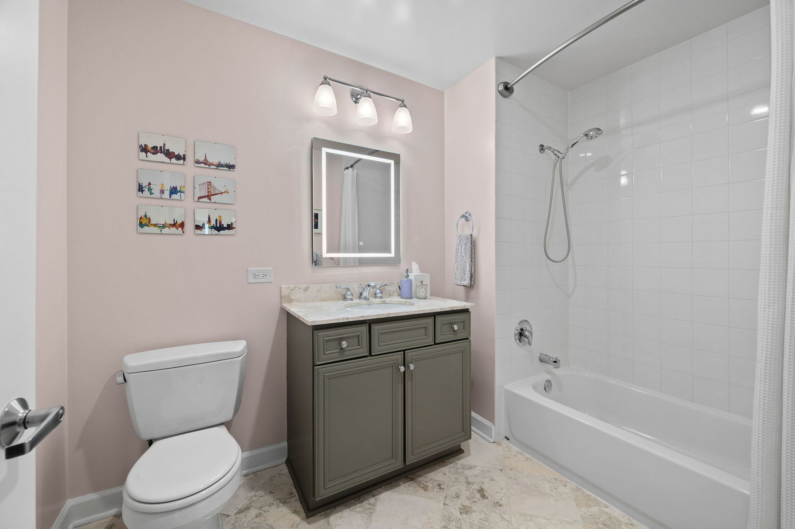 100 E 14TH Street Unit: 706