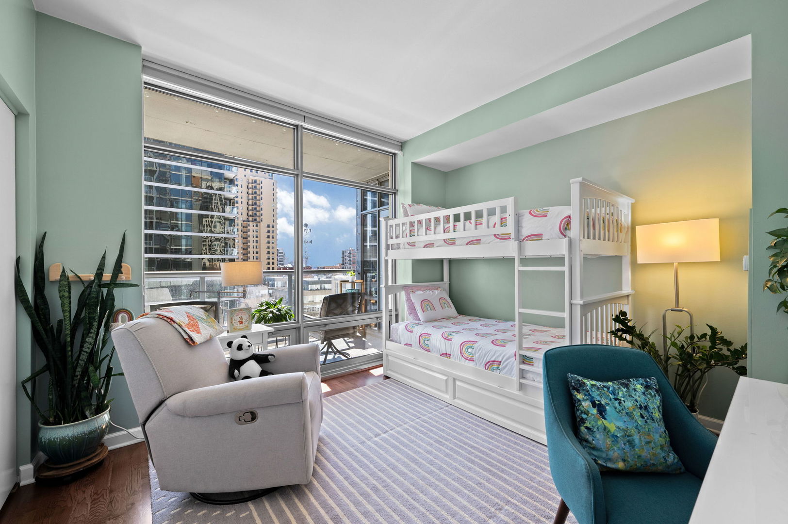 100 E 14TH Street Unit: 706