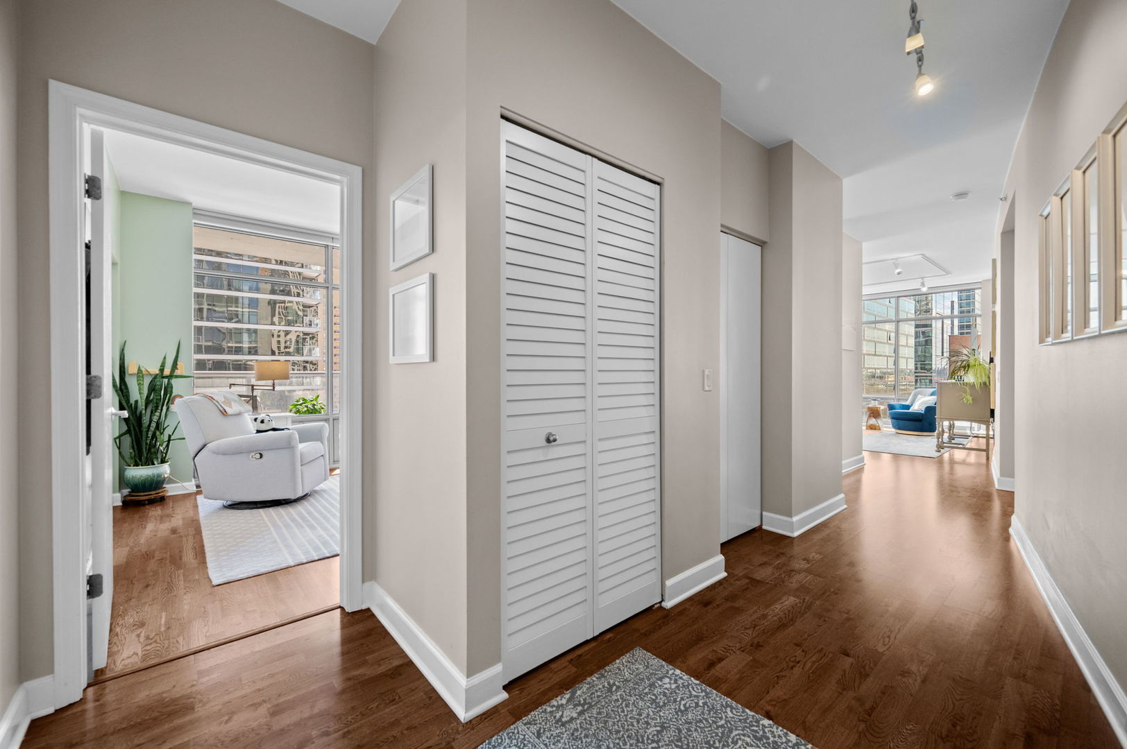 100 E 14TH Street Unit: 706