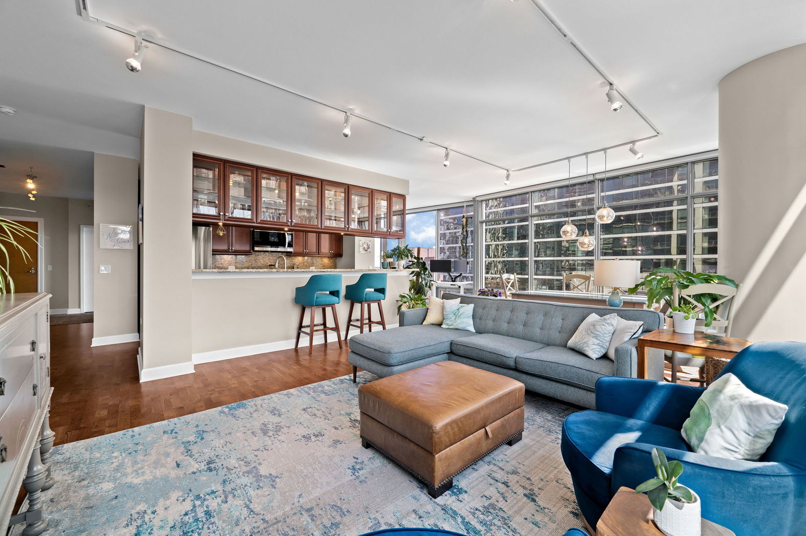 100 E 14TH Street Unit: 706