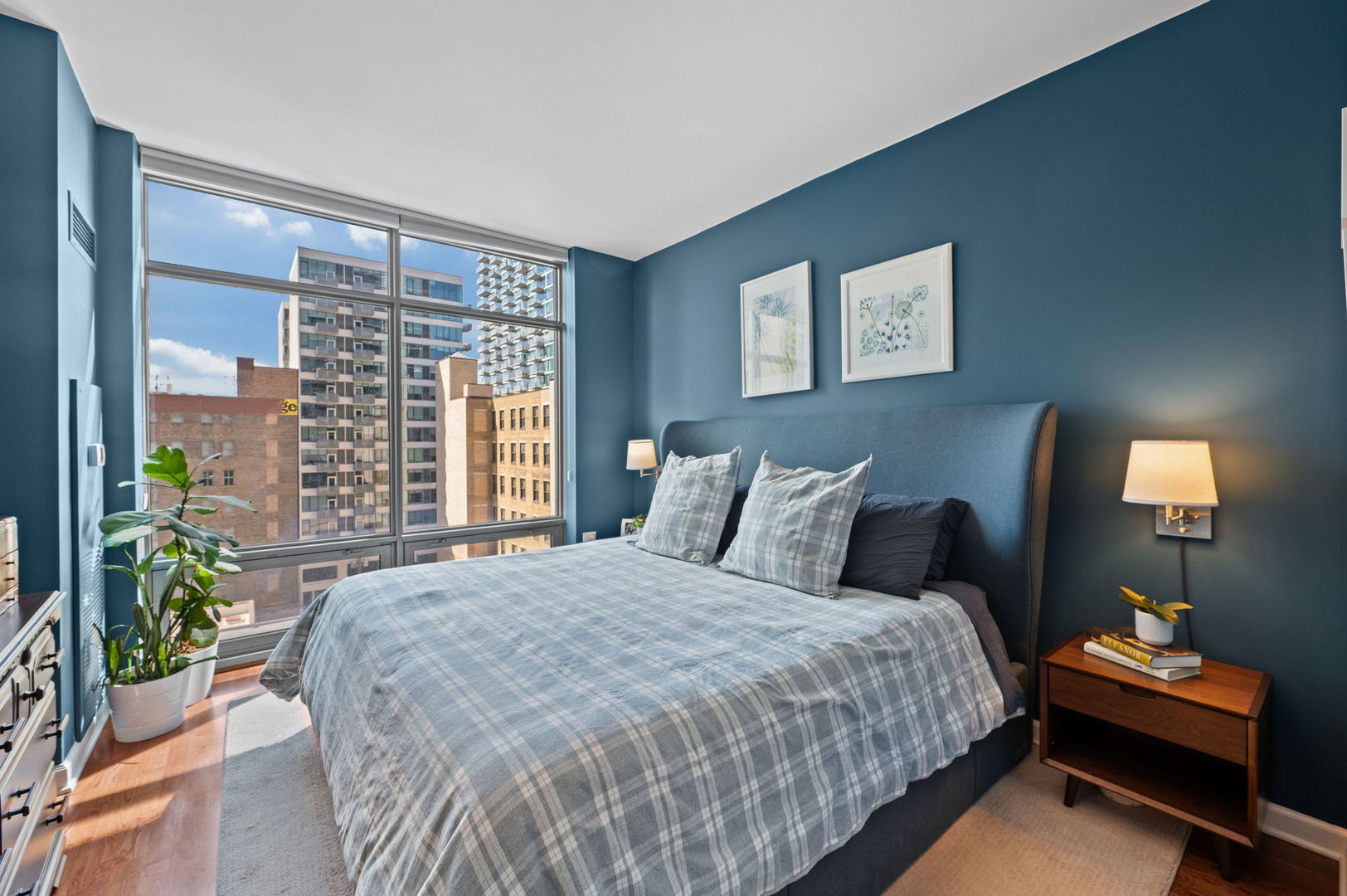 100 E 14TH Street Unit: 706