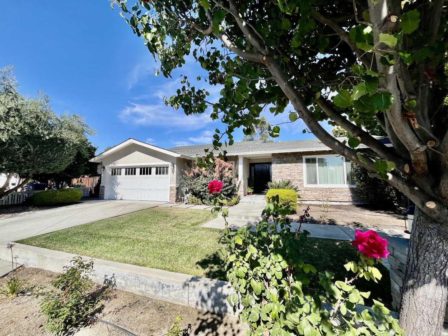 2713 Ramos CT