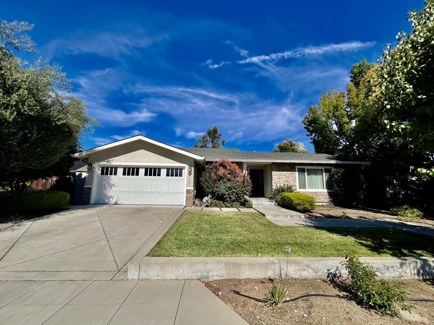 2713 Ramos CT