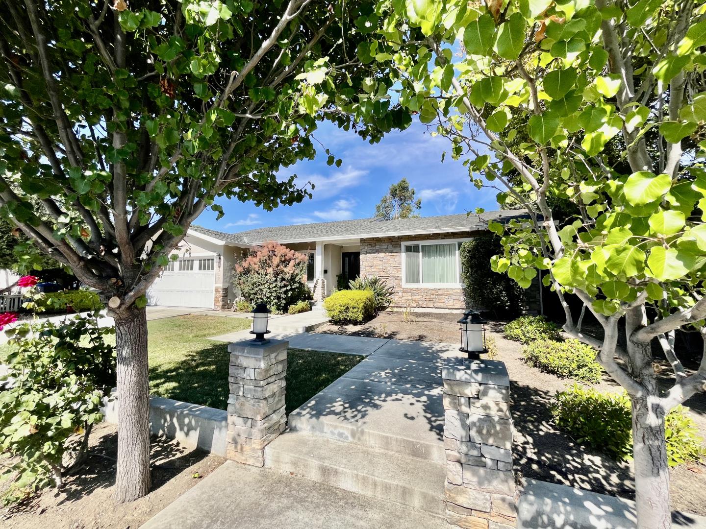 2713 Ramos CT