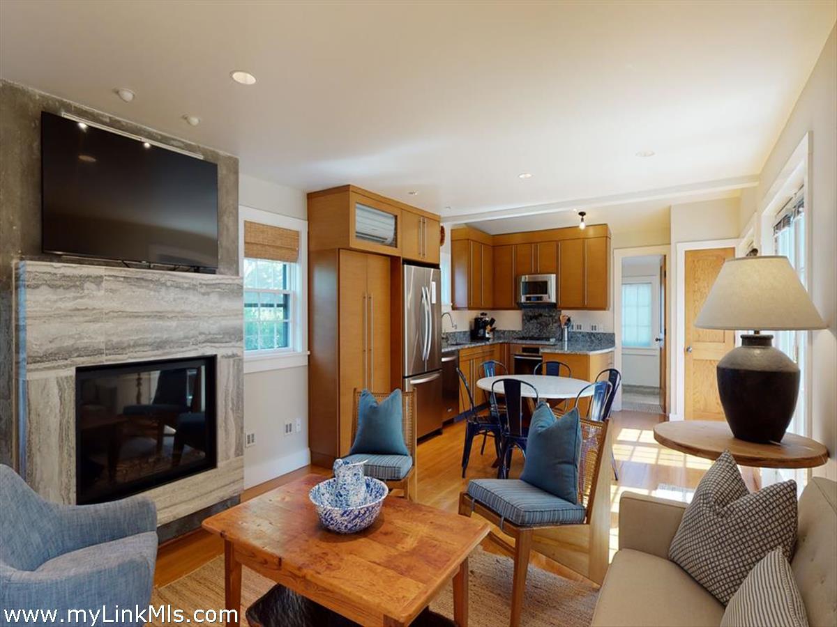 51B Pleasant Street