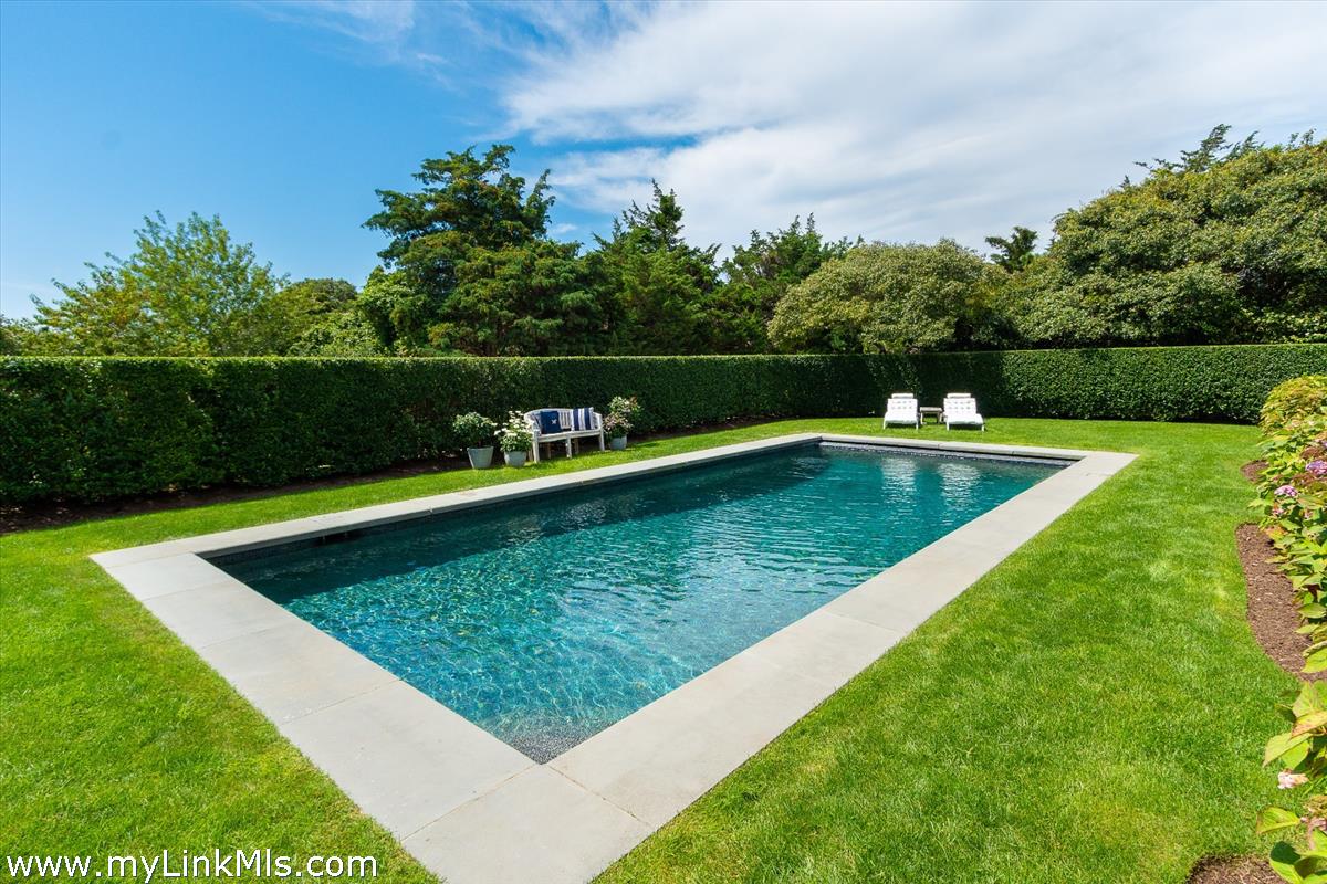 1 Shawkemo Hills Lane