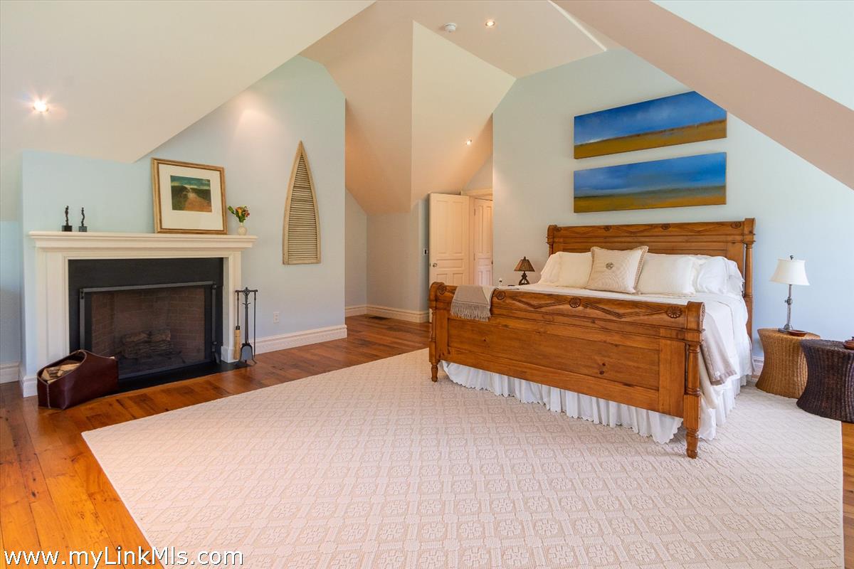 1 Shawkemo Hills Lane