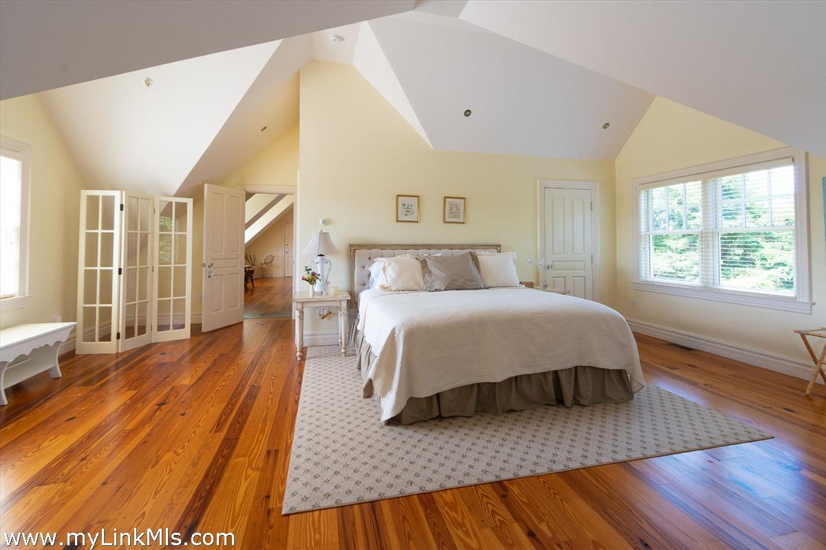 1 Shawkemo Hills Lane